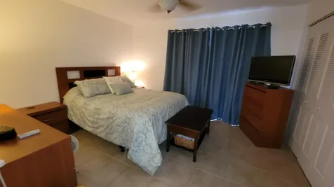 114 Chatham E West Palm Beach FL 33417