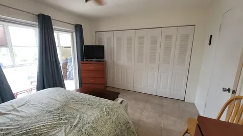 114 Chatham E West Palm Beach FL 33417