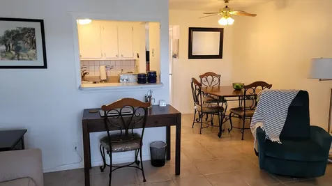 114 Chatham E West Palm Beach FL 33417