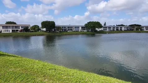 114 Chatham E West Palm Beach FL 33417