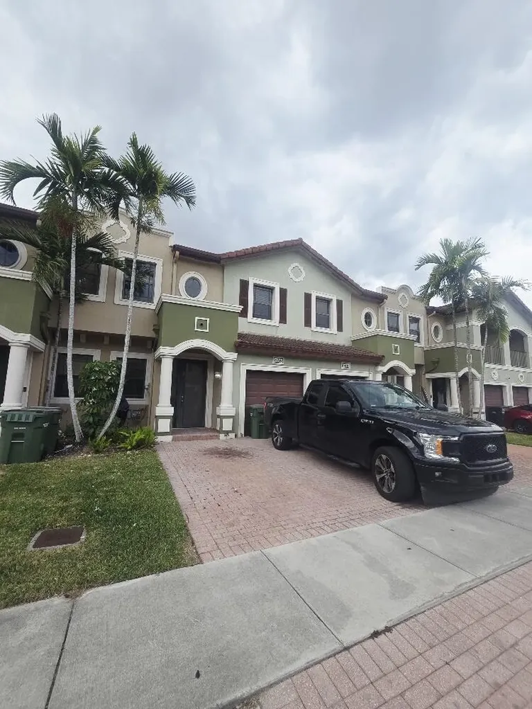 636 Ne 35th Avenue Homestead FL 33033