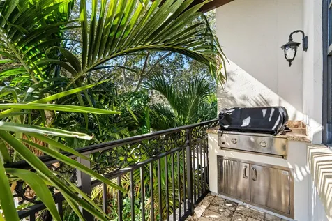 65 Ne 4th Avenue Delray Beach FL 33483