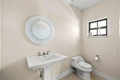 65 Ne 4th Avenue Delray Beach FL 33483