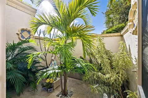 65 Ne 4th Avenue Delray Beach FL 33483