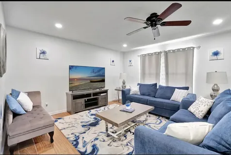 2099 SE Madison Street Stuart FL 34996