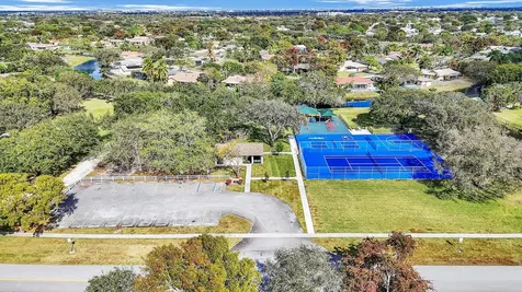 1380 Nw 93rd Terrace Plantation FL 33322