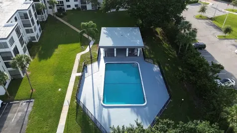 9235 SW 8th Street Boca Raton FL 33428