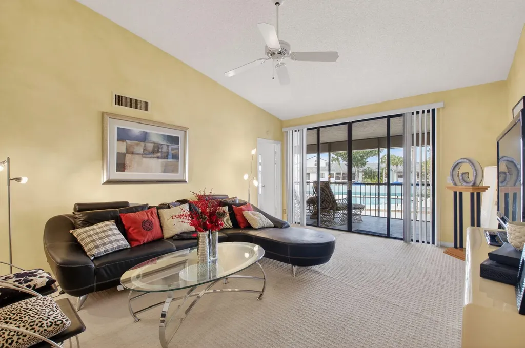 7509 Glendevon Lane Delray Beach FL 33446