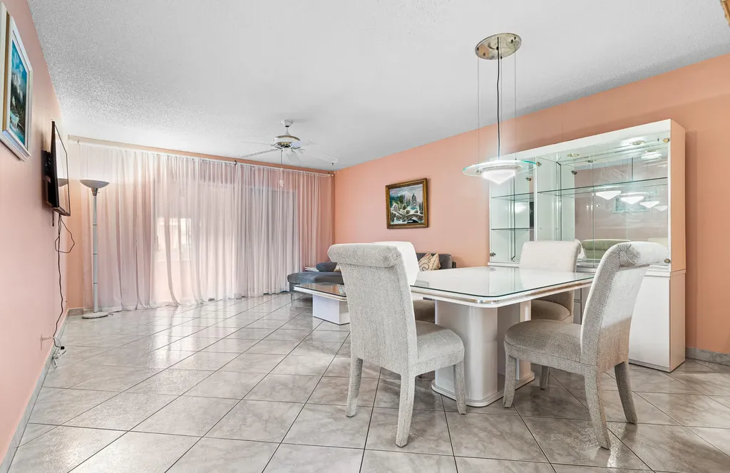 250 NE 20th Street Boca Raton FL 33431