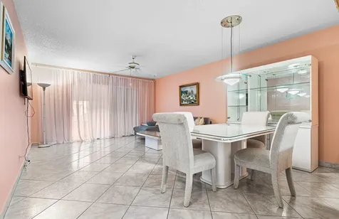 250 NE 20th Street Boca Raton FL 33431