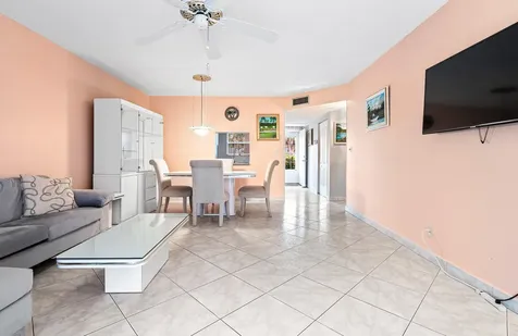 250 NE 20th Street Boca Raton FL 33431