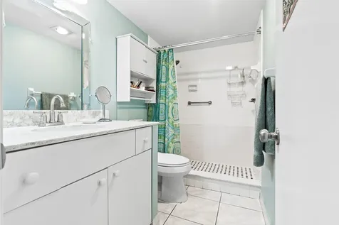 250 NE 20th Street Boca Raton FL 33431