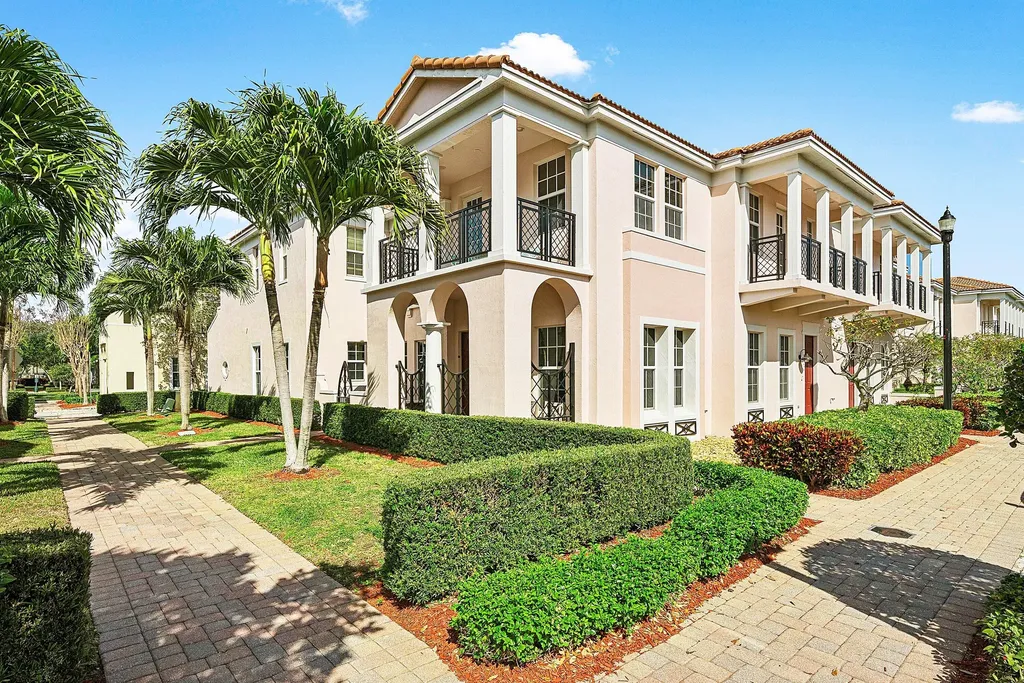 834 Nw 83rd Lane Boca Raton FL 33487
