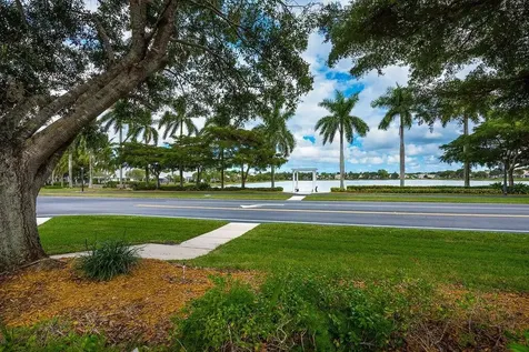 1975 Oak Berry Circle Wellington FL 33414