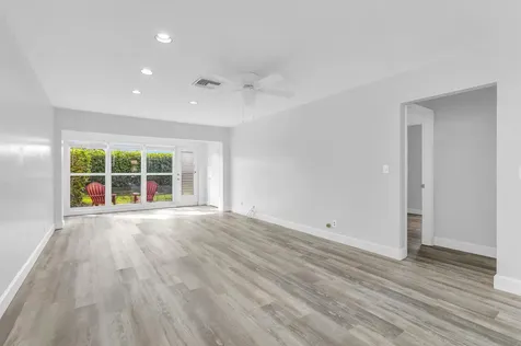 13984 Via Flora Delray Beach FL 33484