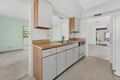 2201 Sw 22nd Way Boynton Beach FL 33426