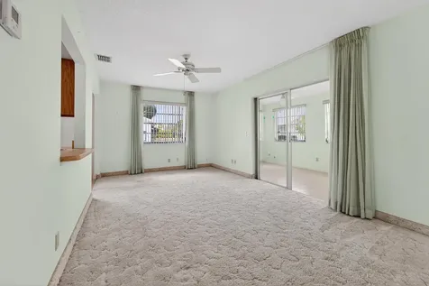 2201 Sw 22nd Way Boynton Beach FL 33426