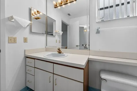 2201 Sw 22nd Way Boynton Beach FL 33426