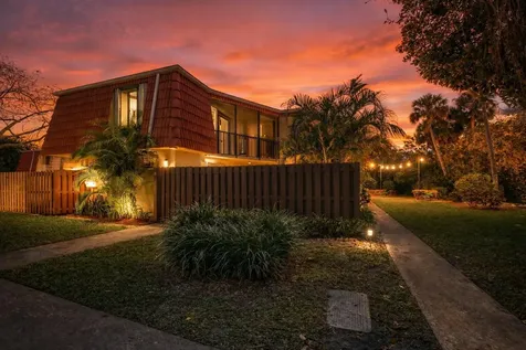 22958 Oxford Place Boca Raton FL 33433