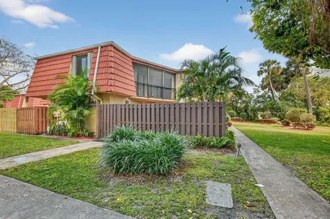 22958 Oxford Place Boca Raton FL 33433