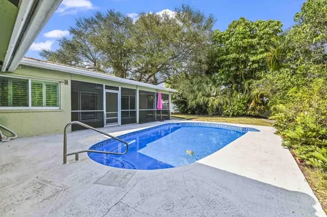 2009 Sw 36th Avenue Delray Beach FL 33445