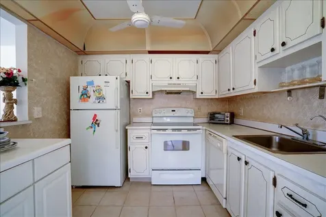222 Saxony Delray Beach FL 33446