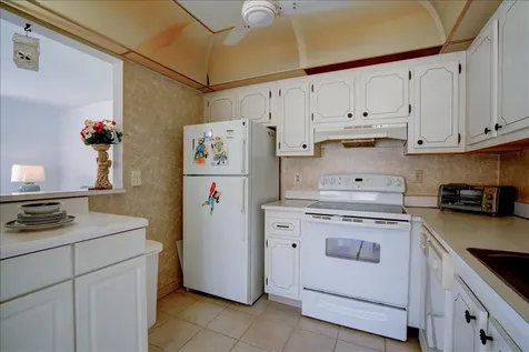222 Saxony Delray Beach FL 33446