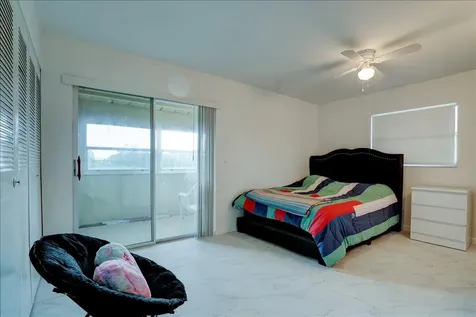 222 Saxony Delray Beach FL 33446