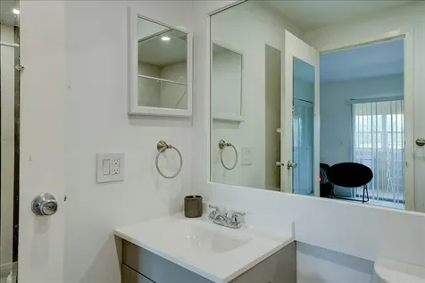 222 Saxony Delray Beach FL 33446