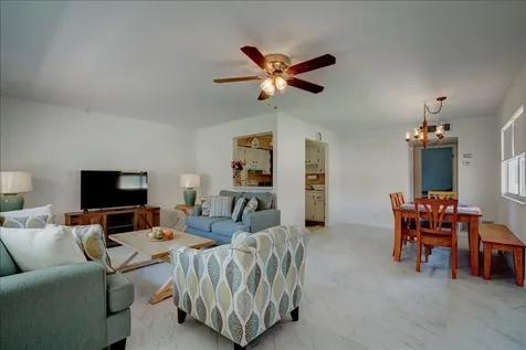 222 Saxony Delray Beach FL 33446