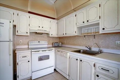222 Saxony Delray Beach FL 33446