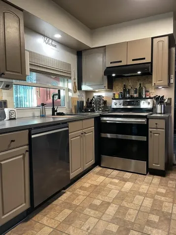 9282 Nw 24th Place Sunrise FL 33322
