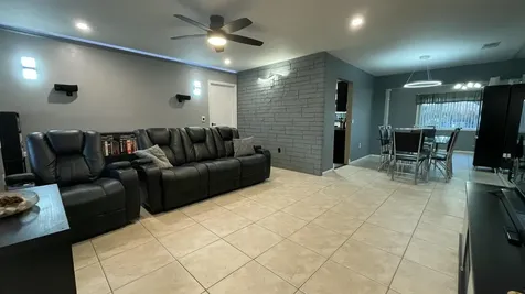 9282 Nw 24th Place Sunrise FL 33322