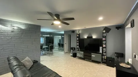 9282 Nw 24th Place Sunrise FL 33322