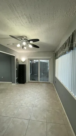 9282 Nw 24th Place Sunrise FL 33322