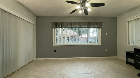 9282 Nw 24th Place Sunrise FL 33322