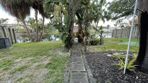 9282 Nw 24th Place Sunrise FL 33322