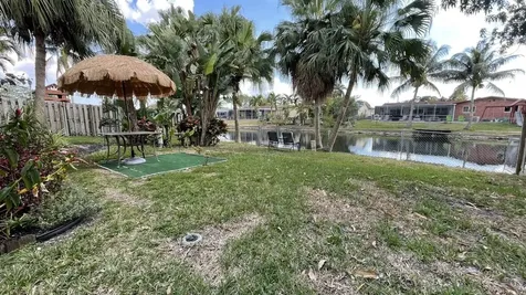 9282 Nw 24th Place Sunrise FL 33322