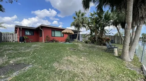 9282 Nw 24th Place Sunrise FL 33322