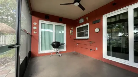 9282 Nw 24th Place Sunrise FL 33322