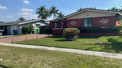 9282 Nw 24th Place Sunrise FL 33322