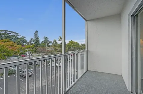 1502 S Lakeside Drive Lake Worth Beach FL 33460