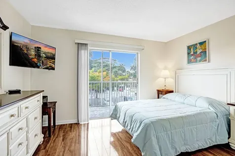 1502 S Lakeside Drive Lake Worth Beach FL 33460