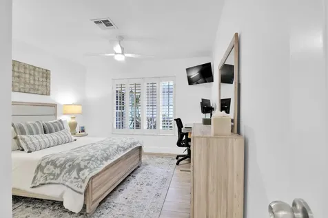 770 E Camino Real Boca Raton FL 33432