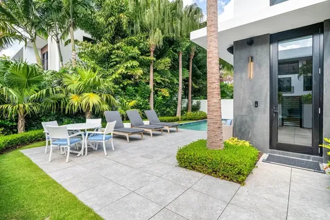 927 Witherspoon Lane Delray Beach FL 33483