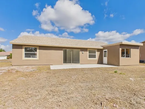 240 Se Twig Avenue Port Saint Lucie FL 34983
