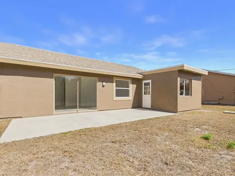 240 Se Twig Avenue Port Saint Lucie FL 34983