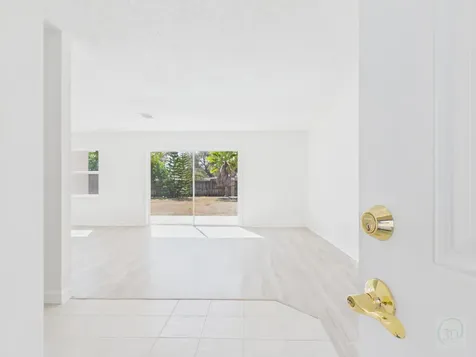240 Se Twig Avenue Port Saint Lucie FL 34983