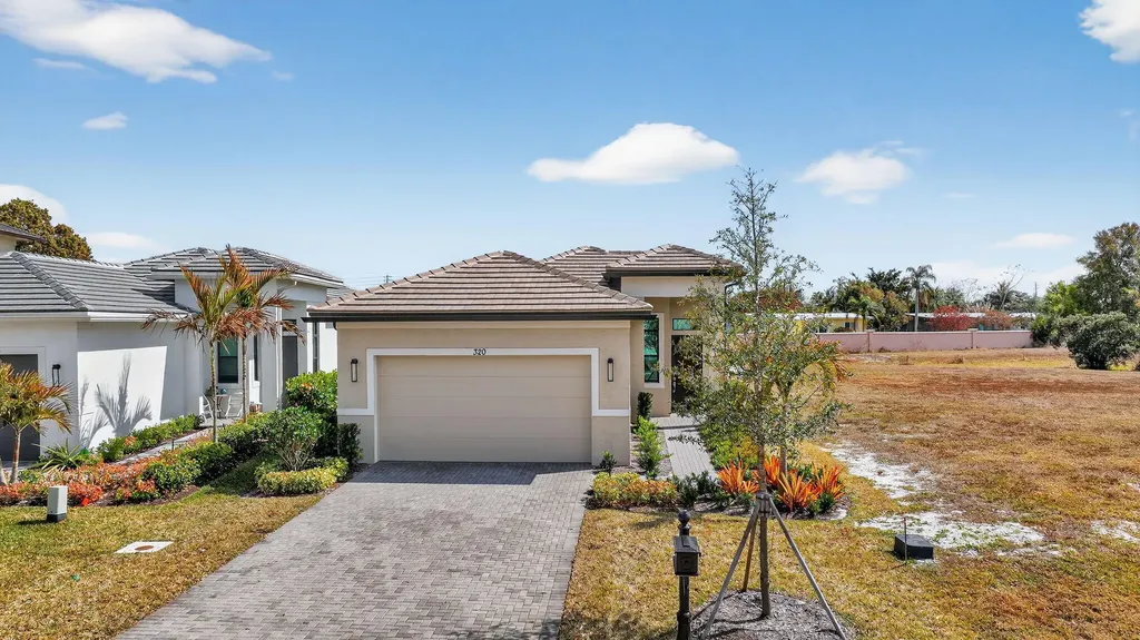 320 Se Via Sangro Port Saint Lucie FL 34952