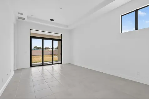 320 Se Via Sangro Port Saint Lucie FL 34952